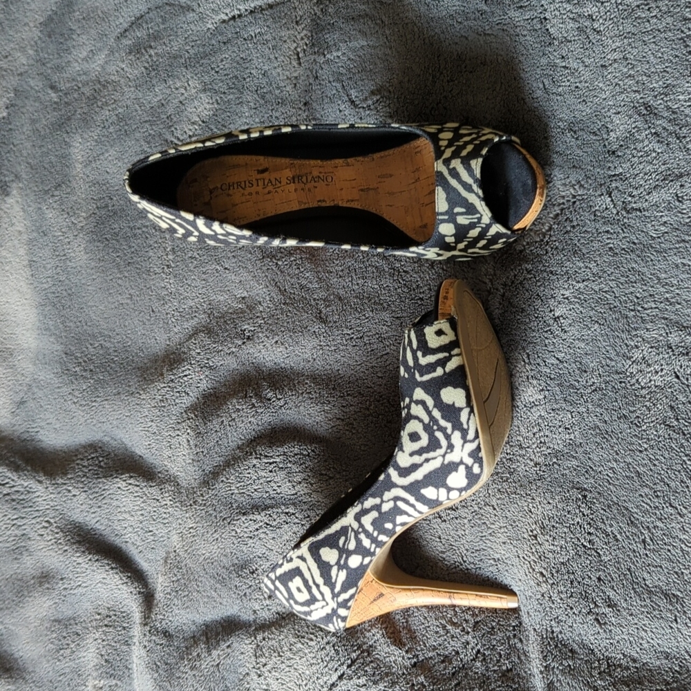 Tribal Print Christian Siriano Size 5 Pumps